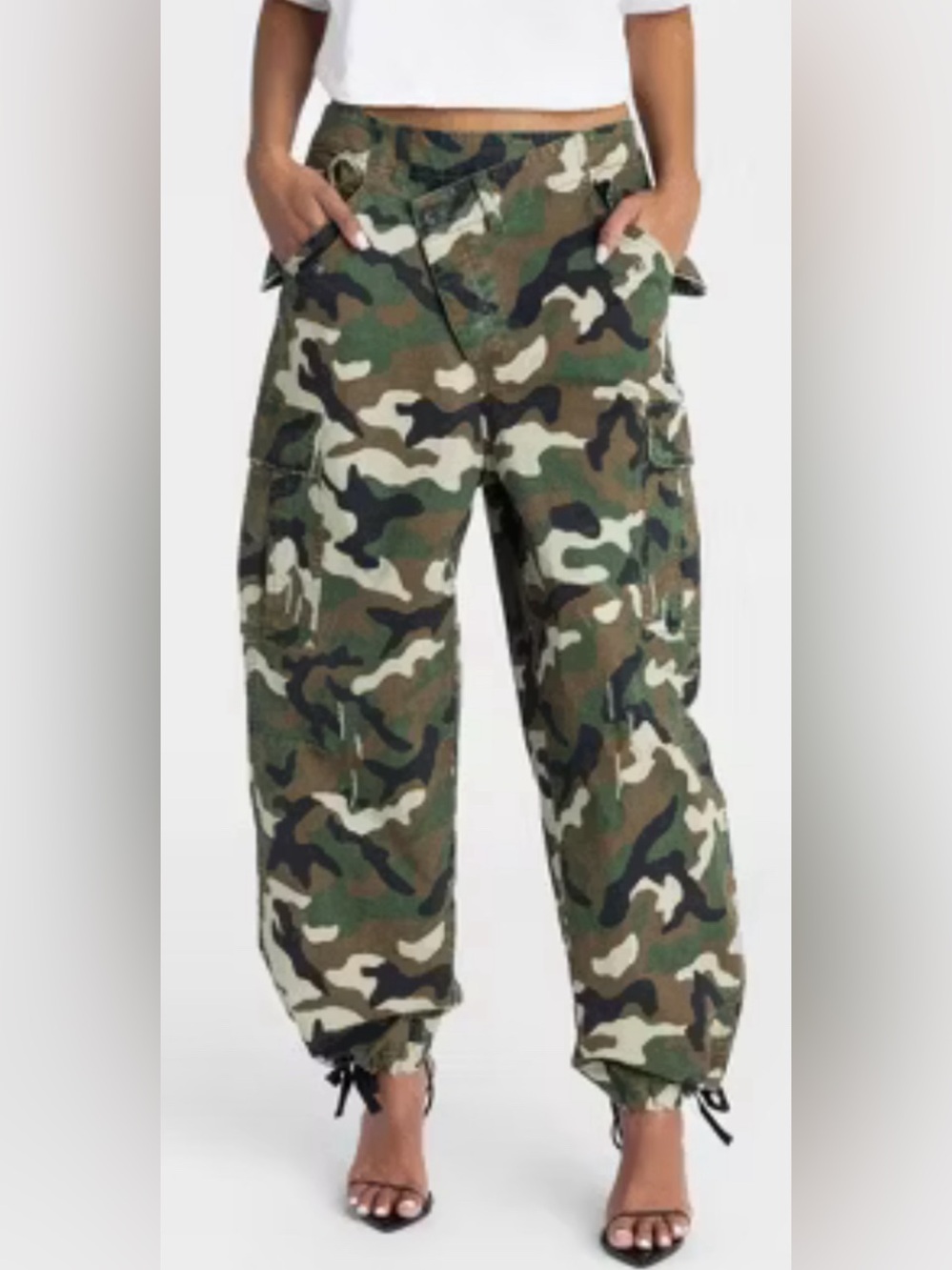 NWT KBB by KAHLANA Women's Mid-Rise Dark Camo 'The Cargo Jogger' Pants
